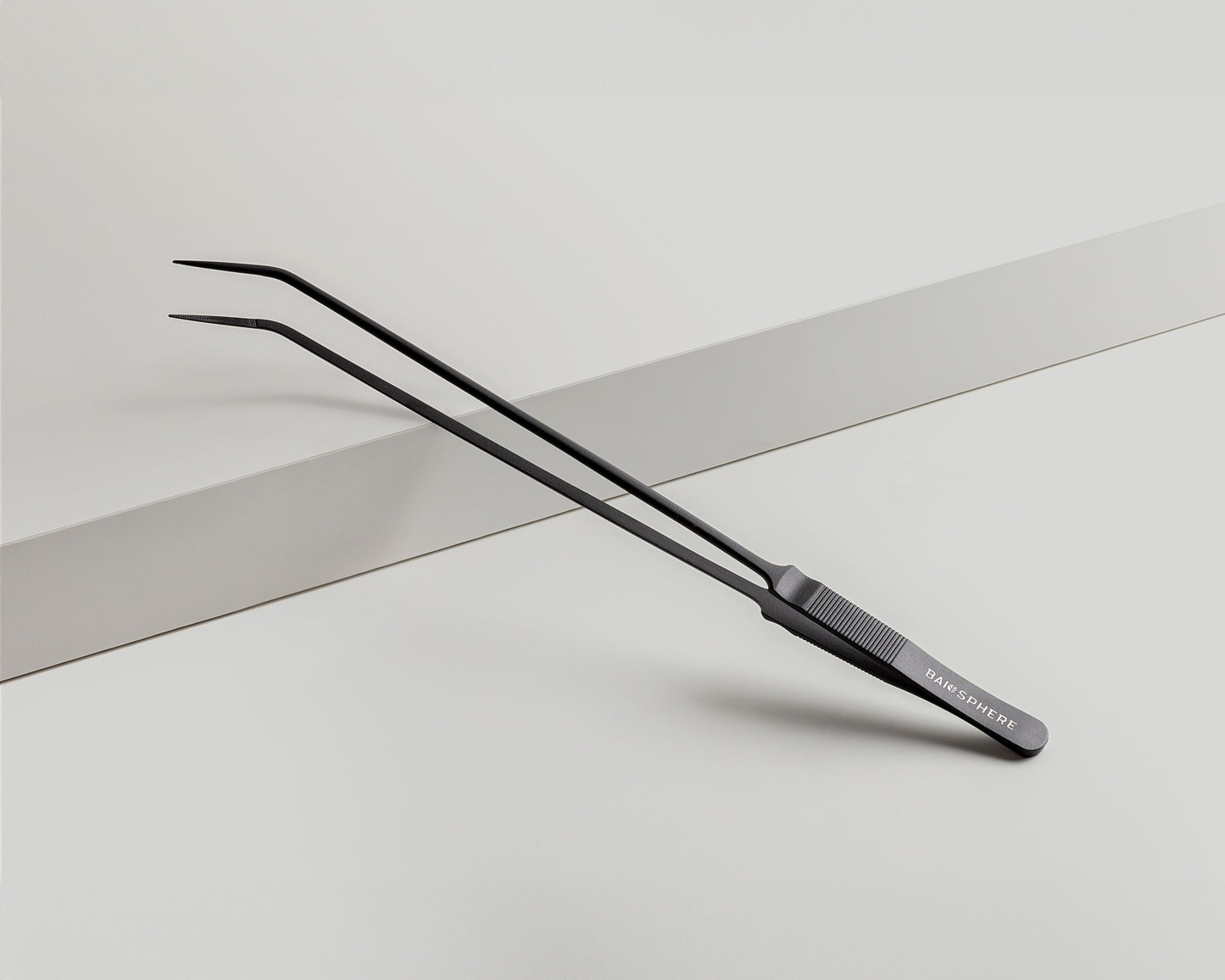 Baiosphere scaping tools curved tweezers in black