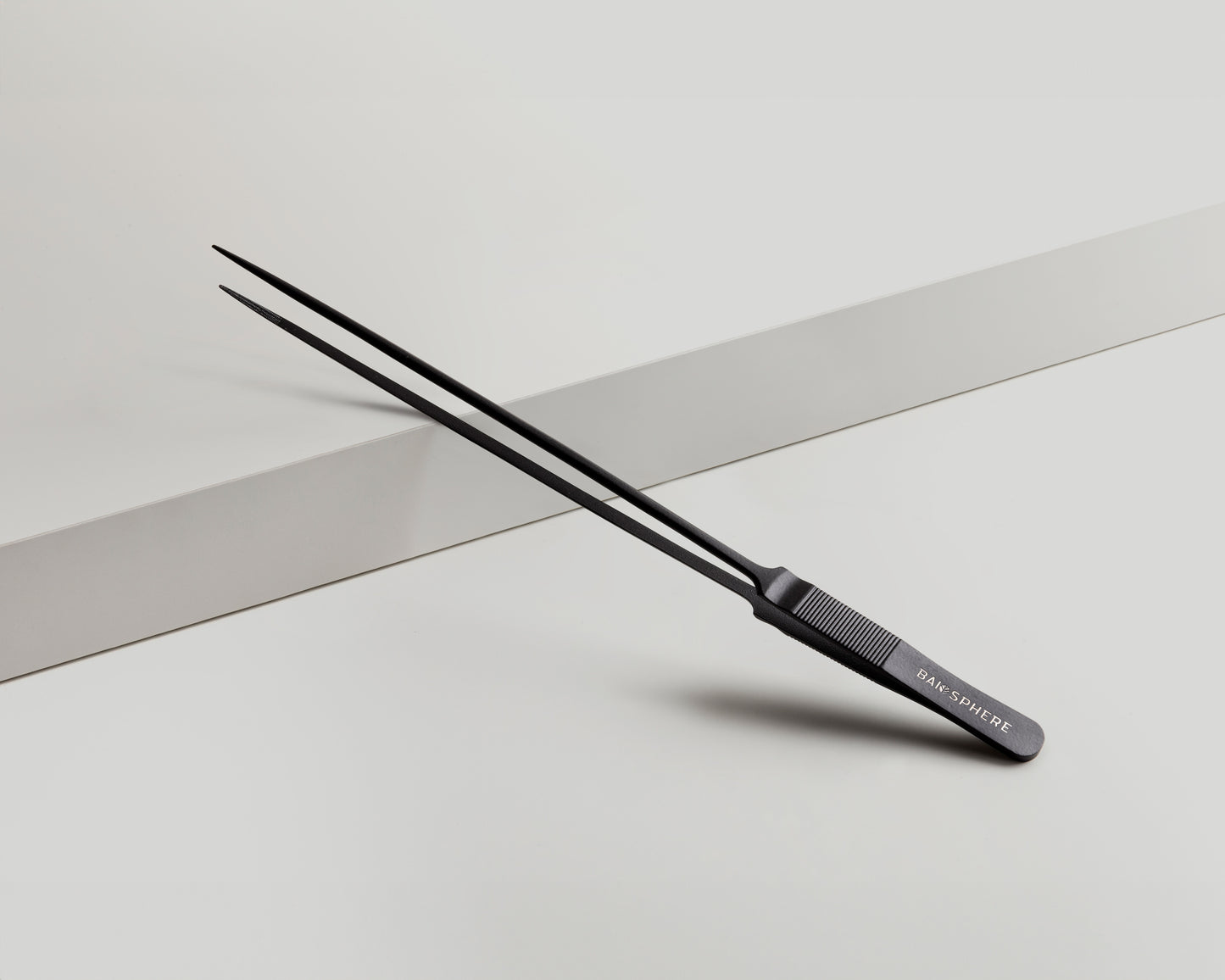 Baiosphere scaping tools straight tweezers in black